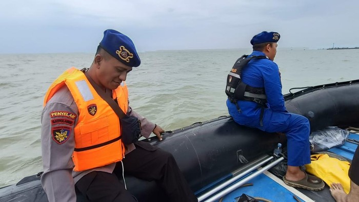 pencarian nelayan hilang di lamongan