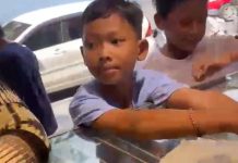 Datangi Toko Emas Bawa Batu Besar, Aksi Polos Empat Bocah Bojonegoro Viral Bojonegoro